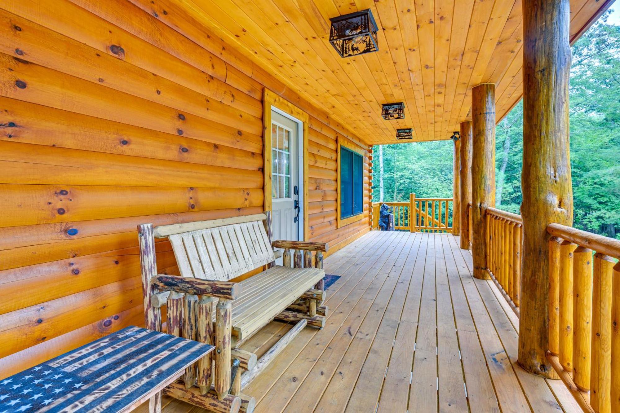 Spacious Cabin With Game Room And Fire Pit! Adams Exterior photo