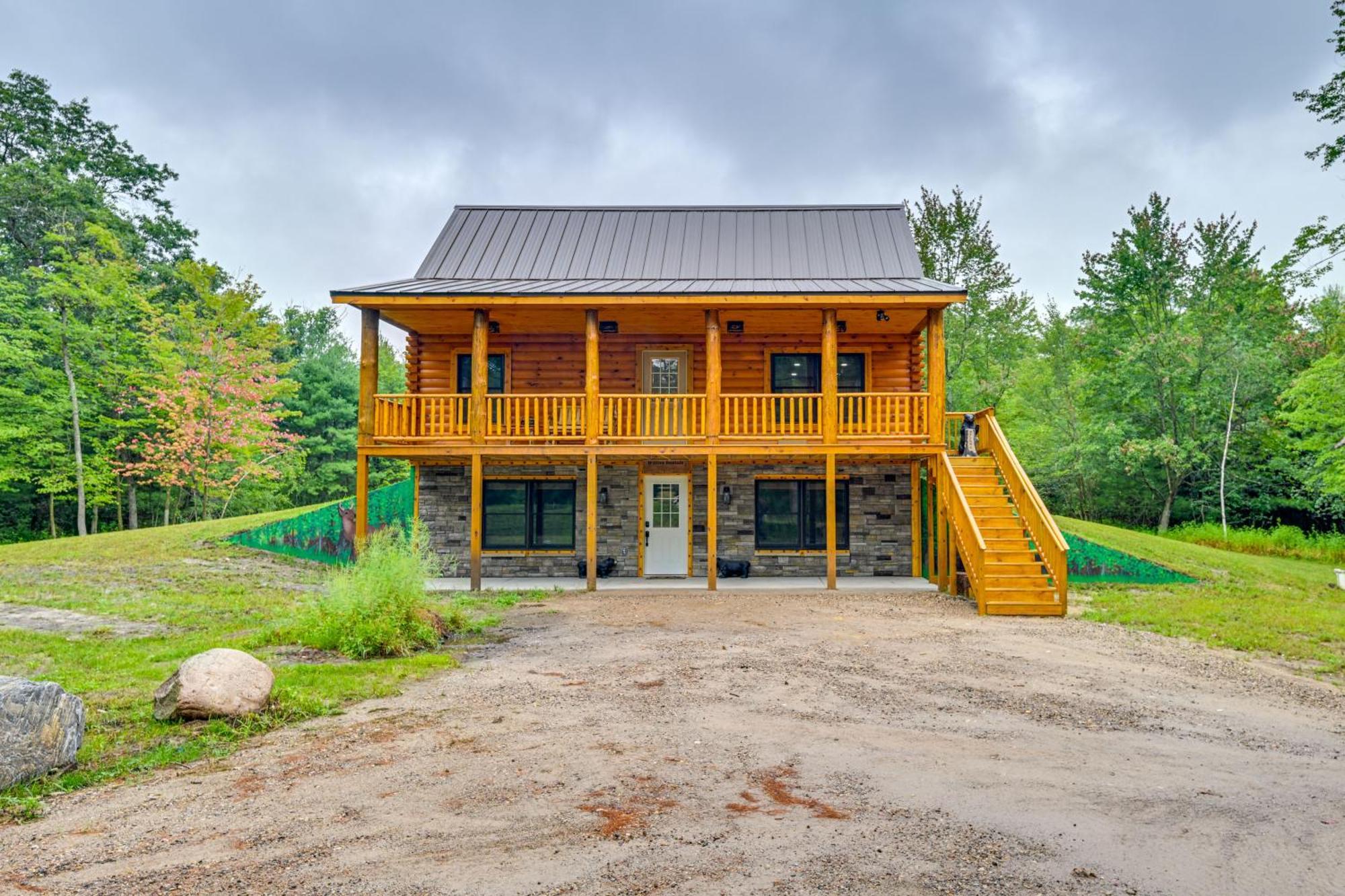 Spacious Cabin With Game Room And Fire Pit! Adams Exterior photo