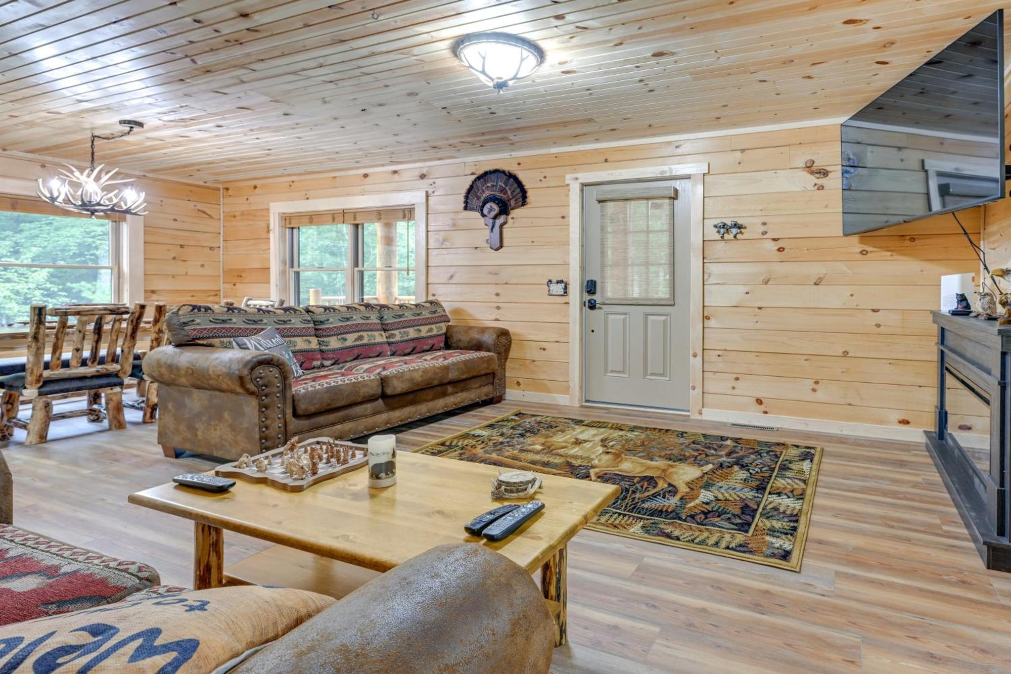 Spacious Cabin With Game Room And Fire Pit! Adams Exterior photo